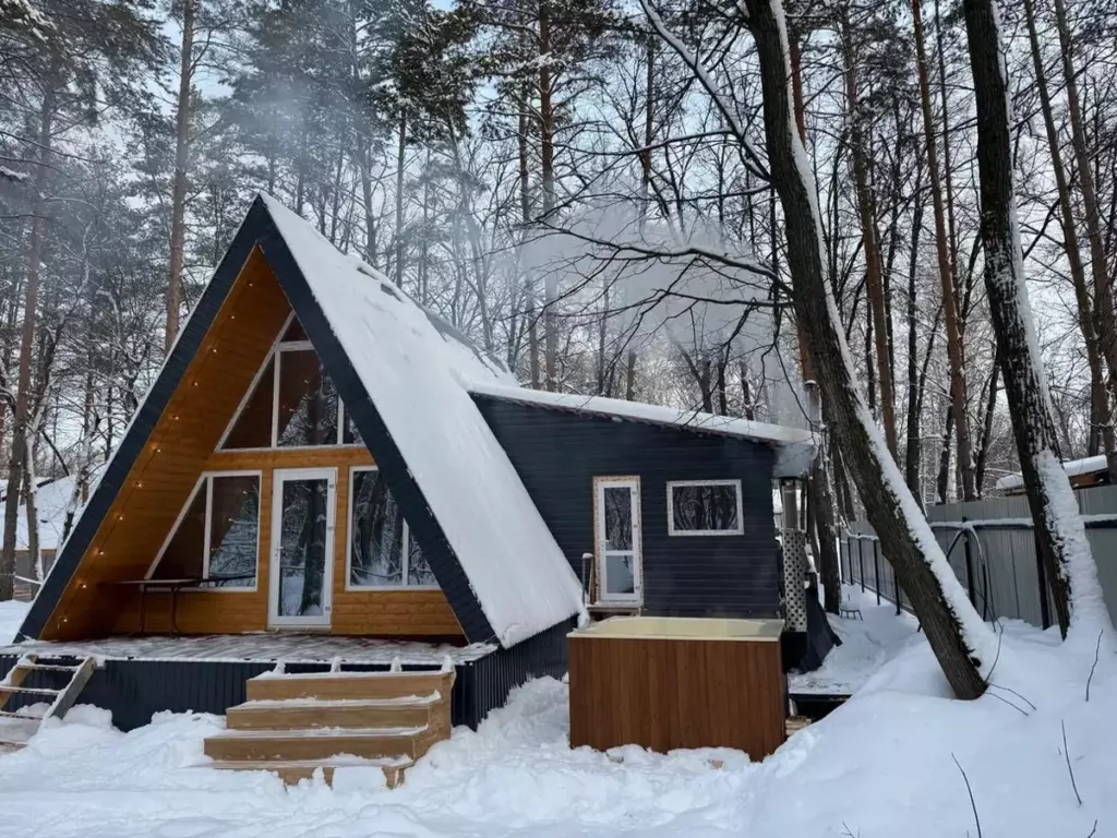 A-Frame №7 «Loft» с сауной и гидромассажной купелью до 9 гостей: дом зимой