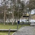 База отдыха Царская рыбалка в Кипени, общий вид: дорожка к пруду