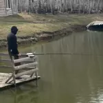 Эко-парк Весёлая ферма в Березянке, общий вид: рыбалка на водоёме