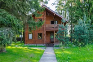 Двухэтажный коттедж 147 м² с камином, балконом и мангалом до 8 гостей