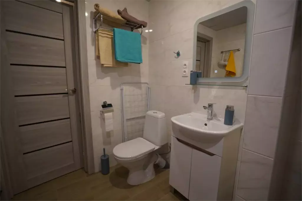 Дом «Мятный» 80 м² с камином и террасой у озера до 6 гостей: санузел