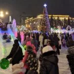 Ледовые городки зимы 2027: где посмотреть ледяные скульптуры и покататься с горок